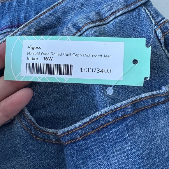 Vigoss NWT Marley Mid Rise Distressed Capris Cuffs Size 16W School Teacher Denim - Picture 5 of 16